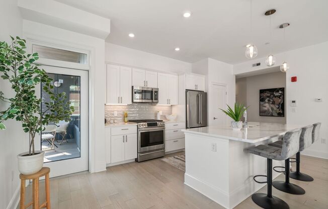 1 bed, 1 bath, 713 sqft, $2,600, Unit 305