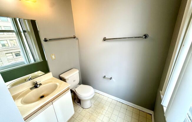 3 beds, 2 baths, 1,115 sqft, $1,295, Unit 305 S 16th St. - Unit 504