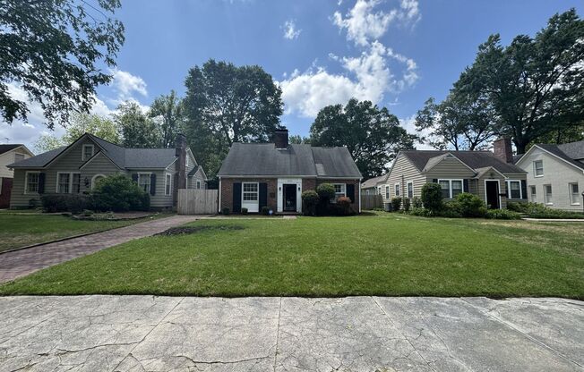 EAST BUNTYN: Great 3 Bedroom Home Near Central and Greer!!!