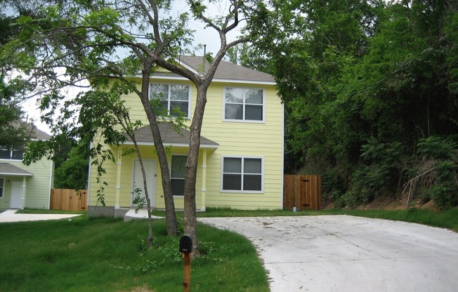 1806 Perez St.