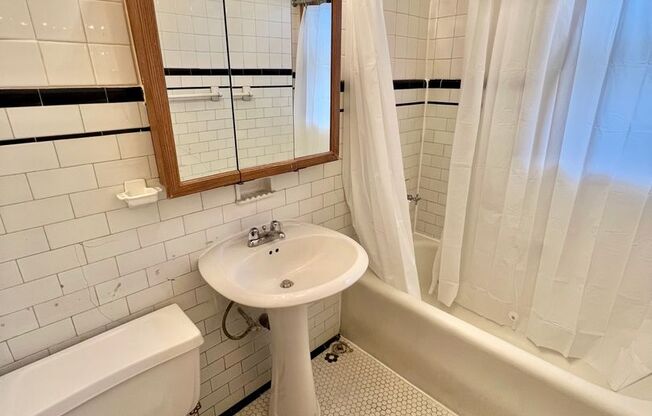 Studio, 1 bath, 300 sqft, $1,565, Unit 530-508