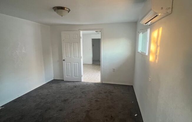 2 beds, 1 bath, 600 sqft, $650, Unit Unit B