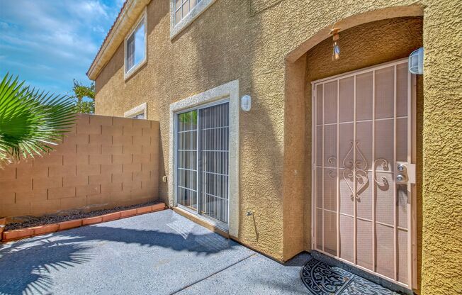 FANTASTIC 3-BEDROOM LAS VEGAS TOWNHOME IN GATED COMMUNITY!