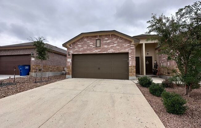 3 Bedroom, 2 Bathroom Duplex in New Braunfels!