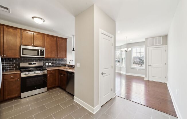 2 beds, 2 baths, 1,161 sqft, $2,540, Unit 2919