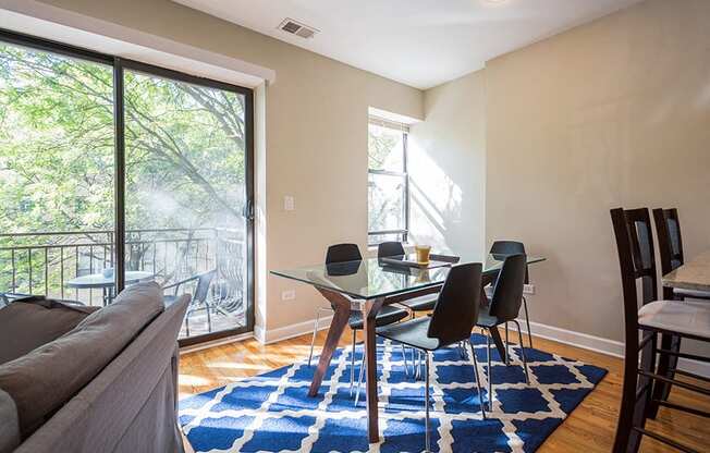 Affordable and Spacious one or two Bedroom Lincoln Square Apartments at Lincoln Square Commons