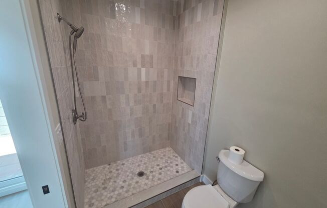 Brand new 400 SF ADU with laundry
