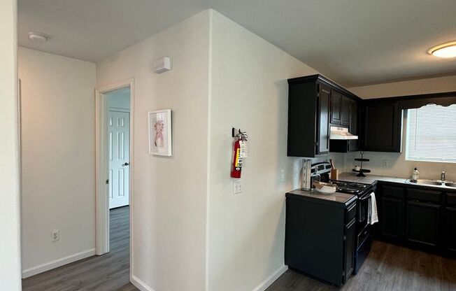 2 beds, 1 bath, $745, Unit Apt. 6