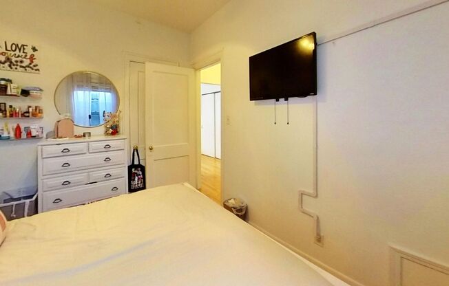 1 bed, 1 bath, 645 sqft, $2,250, Unit 738 1E