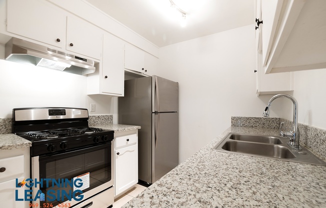 10520 1/2 S FIGUEROA ST