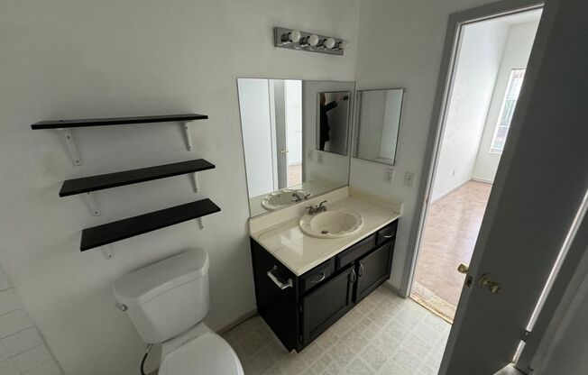 2 beds, 2 baths, $1,395, Unit 1101