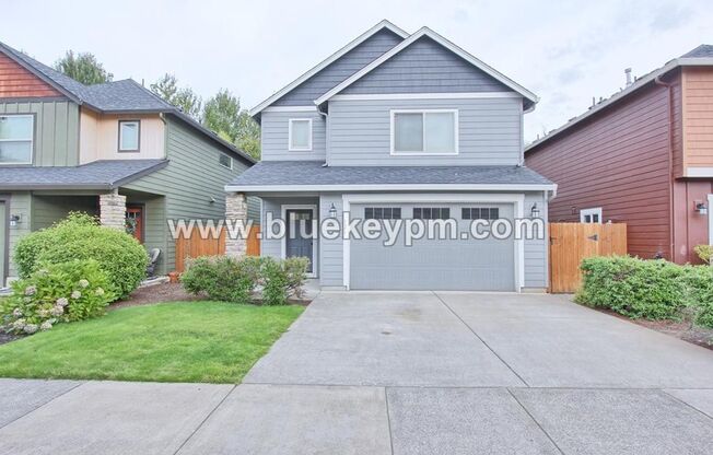 Available Now! 3 Bed, 2.5 Bath Home in Ridgefield