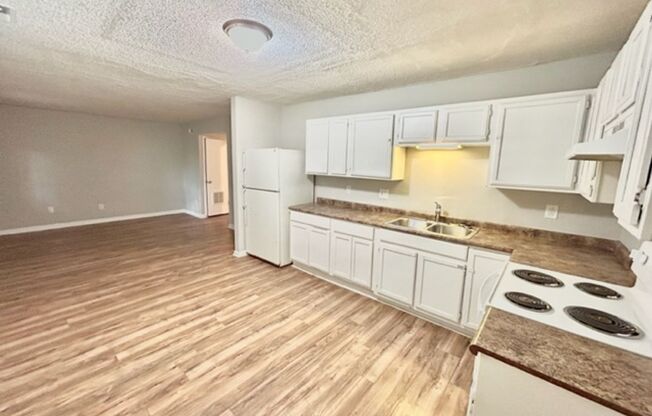 2 beds, 1 bath, 905 sqft, $875, Unit Unit A