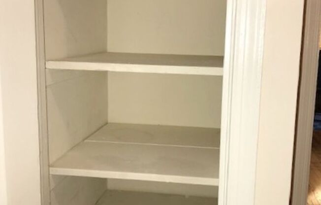 2 beds, 1 bath, 800 sqft, $1,695, Unit A12