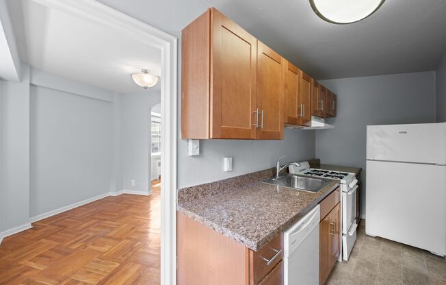 2 beds, 1 bath, 930 sqft, $1,490, Unit 105