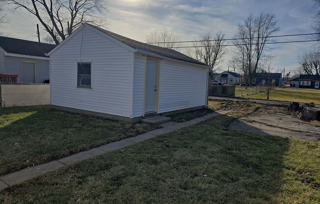 Freshly Updated 2 bedroom with Detached Garage - Winter Special