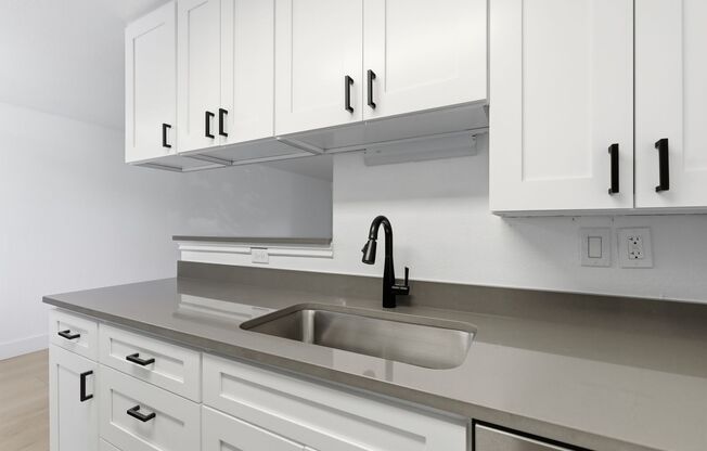2 beds, 1 bath, 803 sqft, $1,592, Unit CMV 12223 - 305
