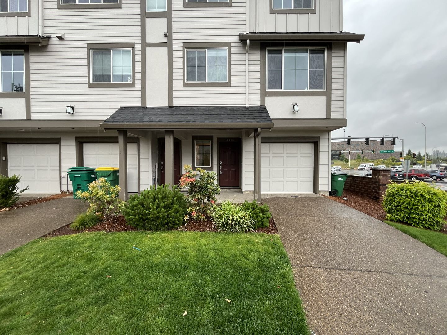 Stunning Corner-Unit Townhome with 4th Bedroom Private Suite in River Terrace, Bonus Room, Pool, Pickleball and More