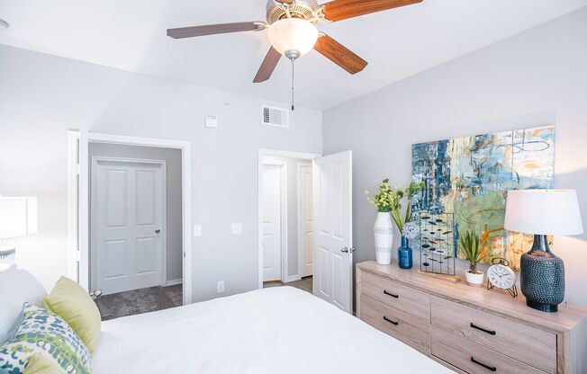 1 bed, 1 bath, 781 sqft, $1,104