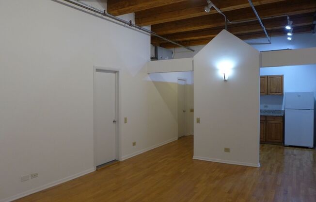 2 beds, 2 baths, 1,100 sqft, $2,850, Unit 408