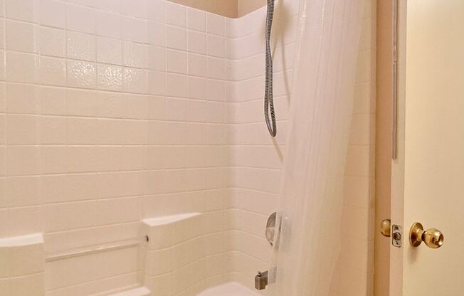 3 beds, 2.5 baths, $1,750