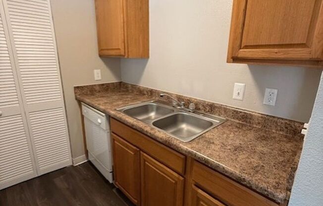 1 bed, 1 bath, 630 sqft, $675, Unit 2722-104