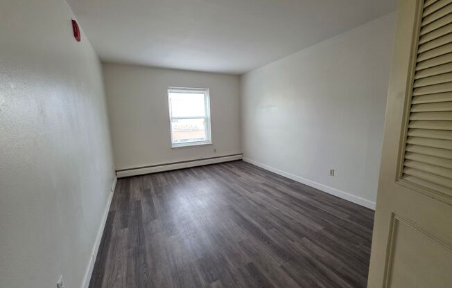 1 bed, 1 bath, $1,195, Unit 209