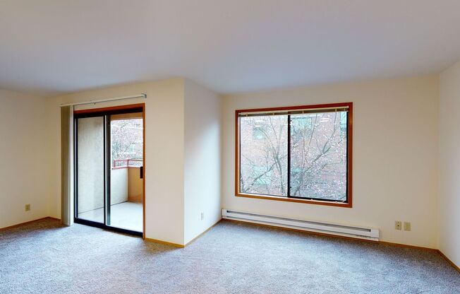 2 beds, 1 bath, 766 sqft, $2,095, Unit 22