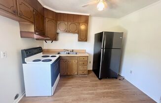 2 beds, 1 bath, 700 sqft, $895, Unit M