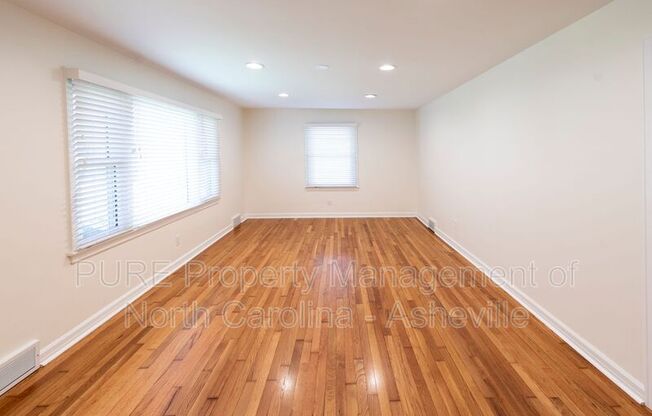 30 Bassett Rd
