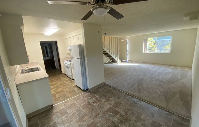 3 beds, 1.5 baths, 1,068 sqft, $1,895, Unit 3145