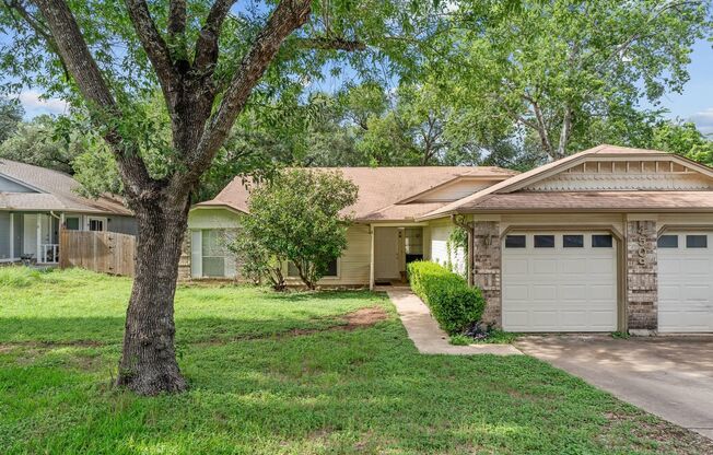 3 bedroom duplex with garage and backyard - available now!