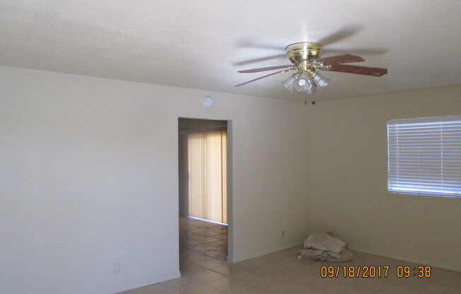 2 bedroom, 2 baths, 1 car garge House