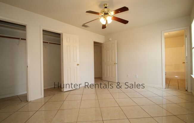 3 beds, 2 baths, $1,175, Unit Unit A