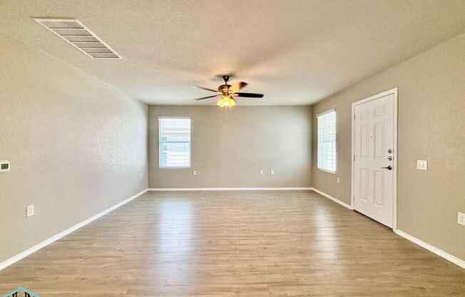 Live in Luxury in this beautiful 3bed/2bath single story home near Randolph & Ft. Sam!