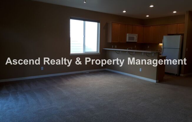 Tanasbourne Area 3 Bed Fenced Yard 1/2 Block to MAX Attached Garage 1 Small Pet Nego