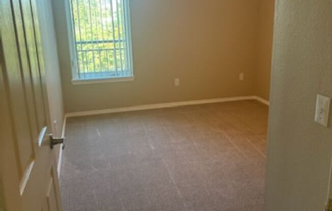 1 bed, 1 bath, 648 sqft, $1,499, Unit 324