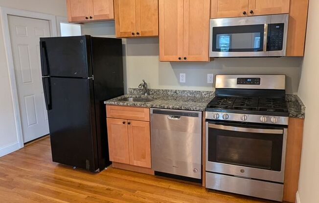 R - 303- 305 Hurley Street