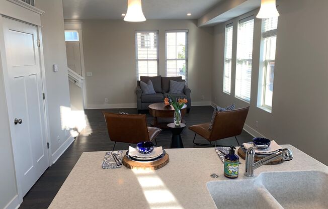 2 Bedroom 2.5 Bathroom Multi Level Corner Unit Flat in Ralston