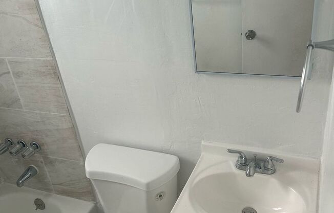 1 bed, 1 bath, 600 sqft, $1,800, Unit 449 #101