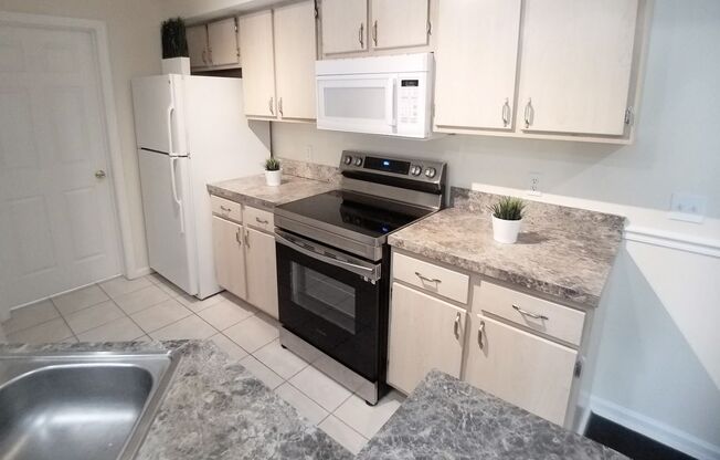 2 beds, 2 baths, $1,750