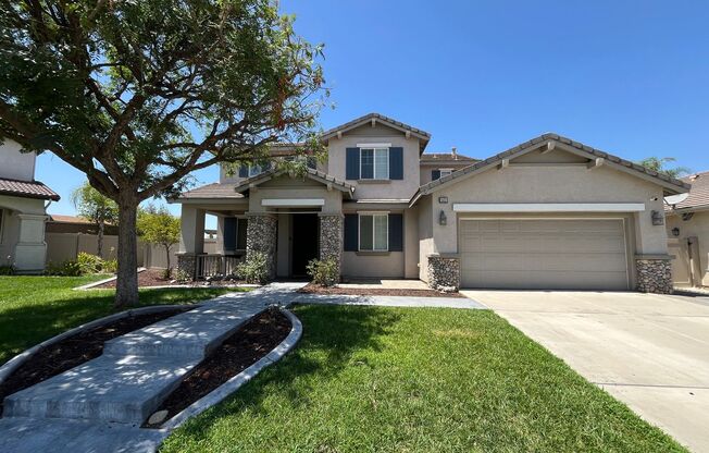 Two-Story 4-Bedroom Cul-de-Sac Home in the Redlands University Grove Community!