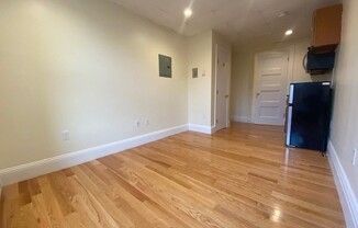 302 NEWBURY ST