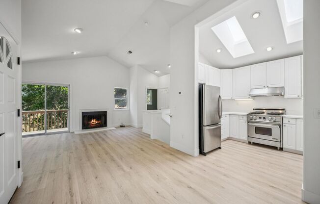 2BD/1.5BA LIGHT & BRIGHT, MILL VALLEY HOME WITH OPEN FLOOR PLAN!