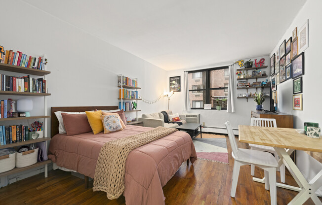 Studio, 1 bath, $2,800, Unit 2J