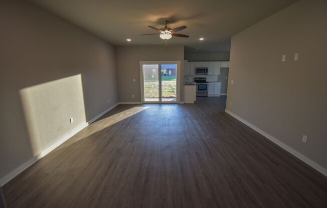 Nice  3 bedroom 2 bath home located right Farmington!