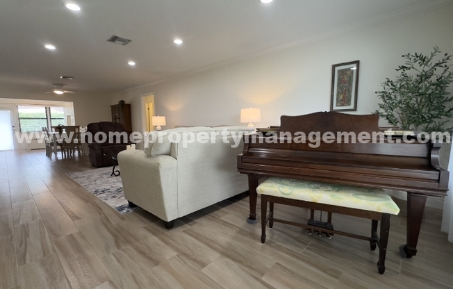 9900 CHESTNUT TREE TER