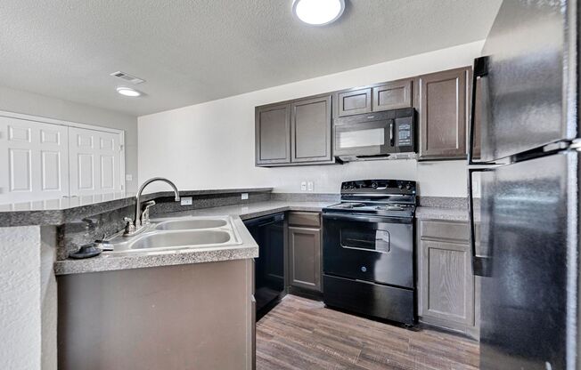 3 beds, 2 baths, 1,110 sqft, $1,495, Unit T320-201