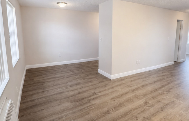 2 beds, 1 bath, 840 sqft, $1,795, Unit 2700 - 11D