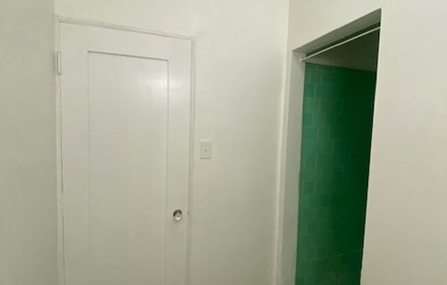 Studio, 1 bath, 500 sqft, $1,295